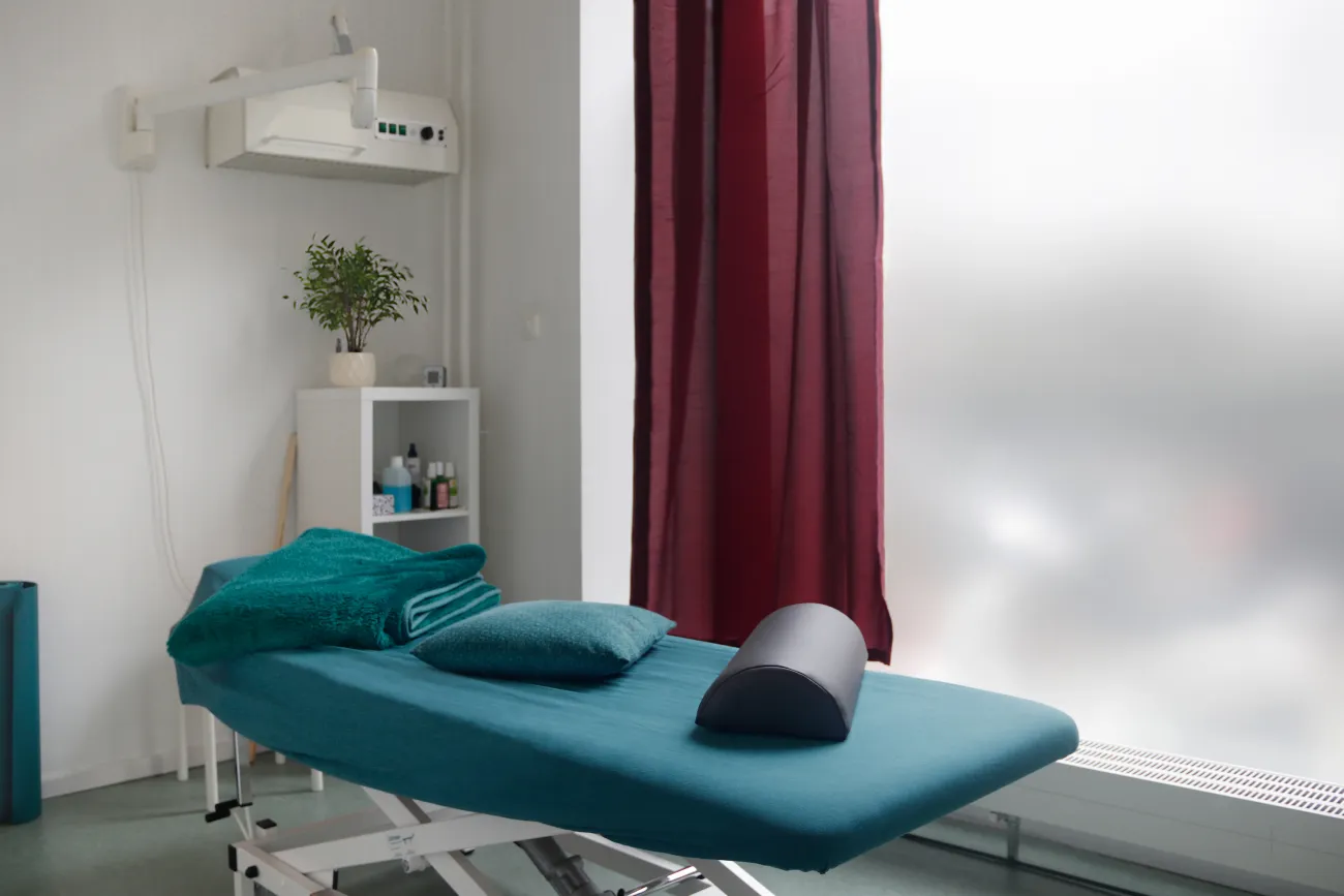 Praxis Eingang Zimmer1