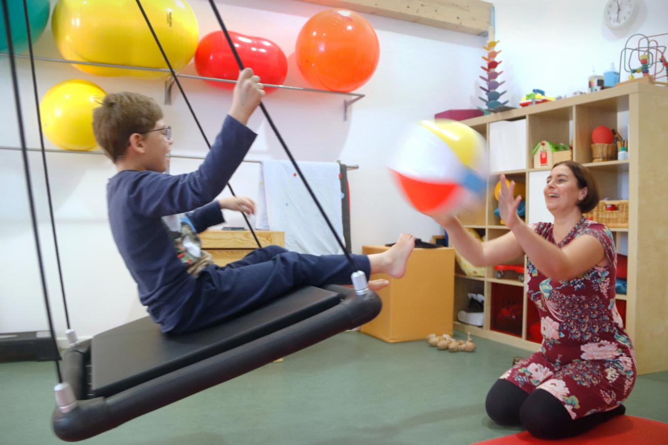 Praxis Eingang Zimmer2 Schaukel